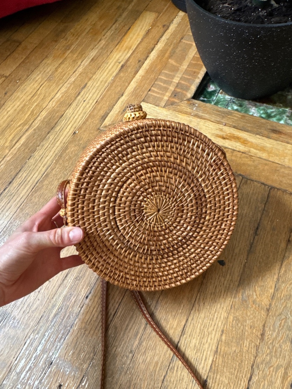 Handwoven Round Rattan Crossbody Bag - Picture 4 of 5